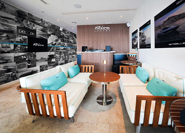 Un’estate in stile Riva in Andalusia: apre la nuova Riva Lounge a Puerto Banús.<br />
 